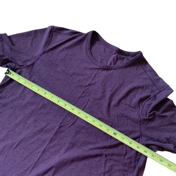 Lululemon Men's Basic T-shirt - Picture 6 of 7